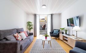 Amazing 1Bdr Apartment In Chiado By Lovelystay